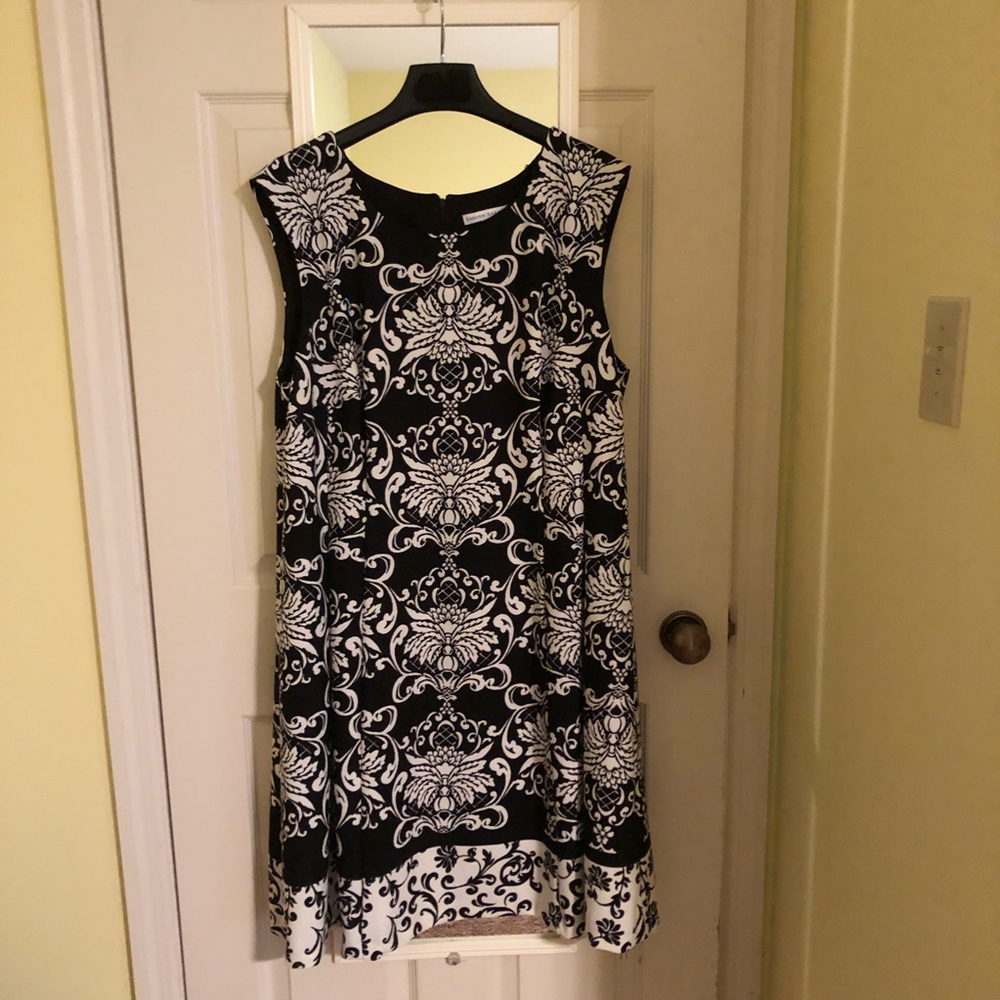 Black and white dress. Dia & Co. Worn once.